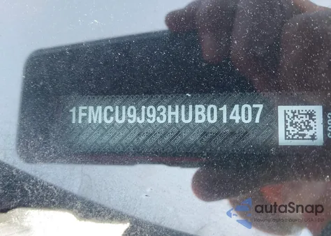 2017 Ford Escape Titanium из США, поврежденный, VIN 1FMCU9J93HUB01407